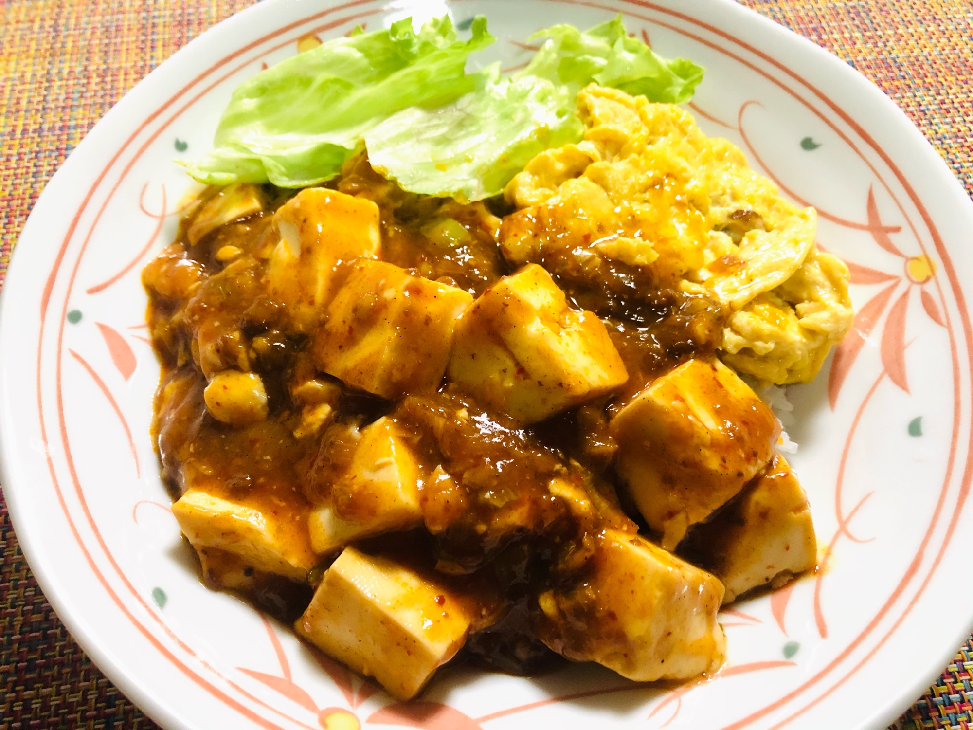 簡単☆ふわあま卵と麻婆豆腐の三色丼♪ 満足感⤴