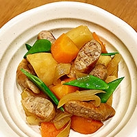 味が染み込む！肉じゃがならぬ、ソーセージじゃが