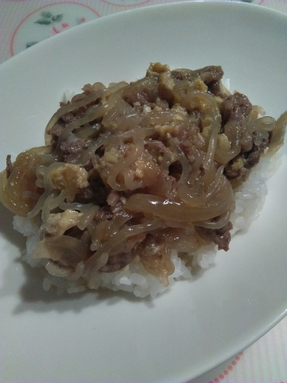 懐かしい味♪卵入り牛丼