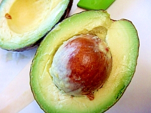 アボカド初め 剥く前に切る アボカド刺身を作る前に レシピ 作り方 By Iihi009 楽天レシピ アボカド初め 剥く前に切る アボカド刺身を作る前に レシピ 作り方 By Iihi009 楽天レシピ