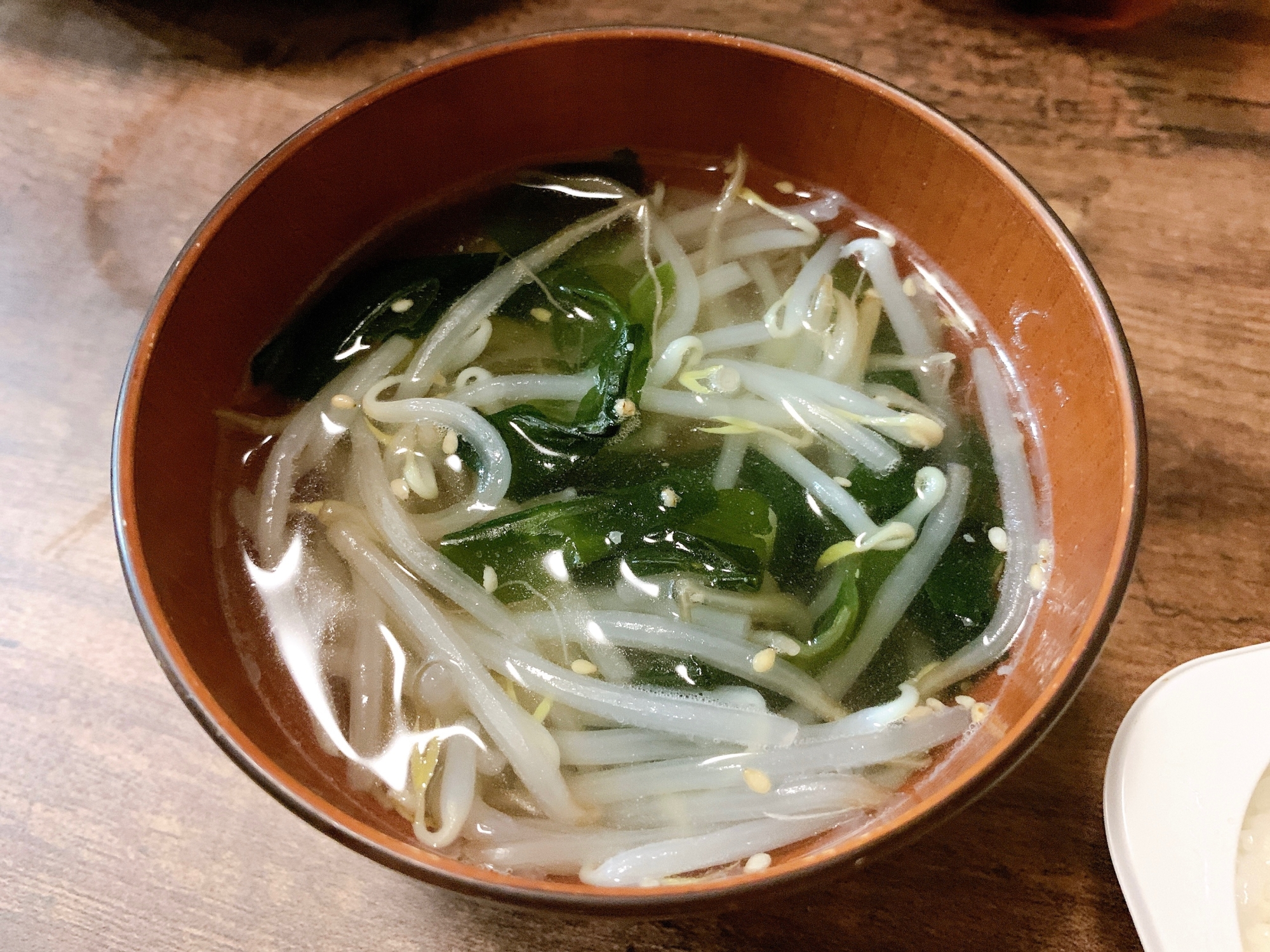 【鶏ハムの煮汁活用術】たっぷりもやしの中華スープ