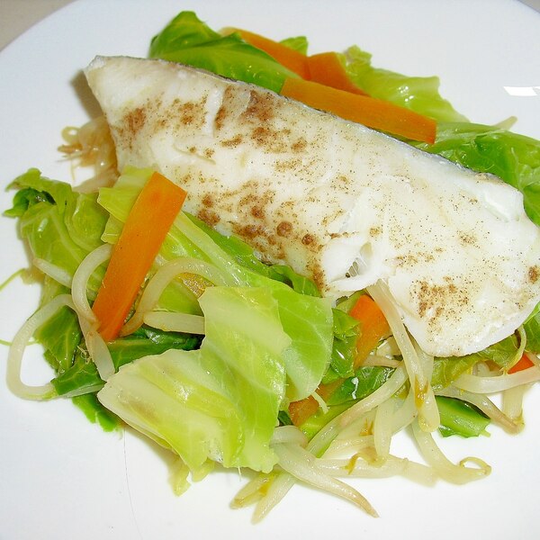 フライパンで 我が家の タラと野菜の蒸し焼き レシピ 作り方 By Miyu 楽天レシピ フライパンで 我が家の タラと野菜の蒸し焼き レシピ 作り方 By Miyu 楽天レシピ