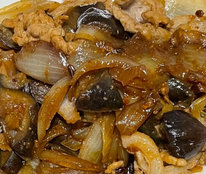 ご飯がすすむ！豚肉とキャベツのピリ辛みそ炒め☆