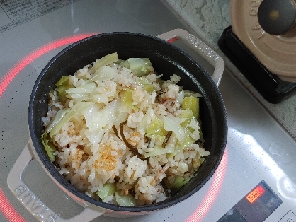 キャベツの甘みが旨っ♡キャベツとツナの炊き込みご飯