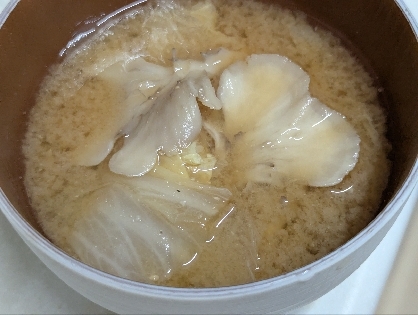 白菜と舞茸の味噌汁