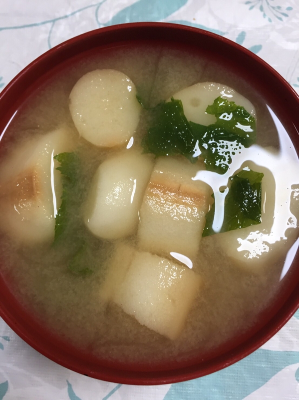 麩と小かぶの葉っぱ(*^^*)味噌汁☆