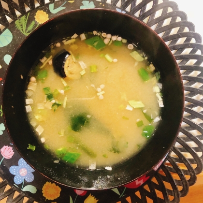 なすと長ネギの味噌汁（昆布だし）
