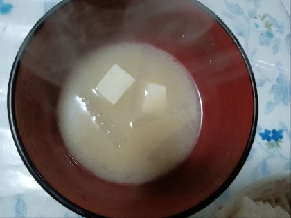 豆腐ともやしの白味噌汁