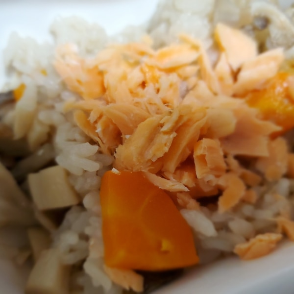 離乳食完了期 幼児食 鮭とキノコの炊き込みご飯 レシピ 作り方 By はる6 楽天レシピ 離乳食完了期 幼児食 鮭とキノコの炊き込みご飯 レシピ 作り方 By はる6 楽天レシピ