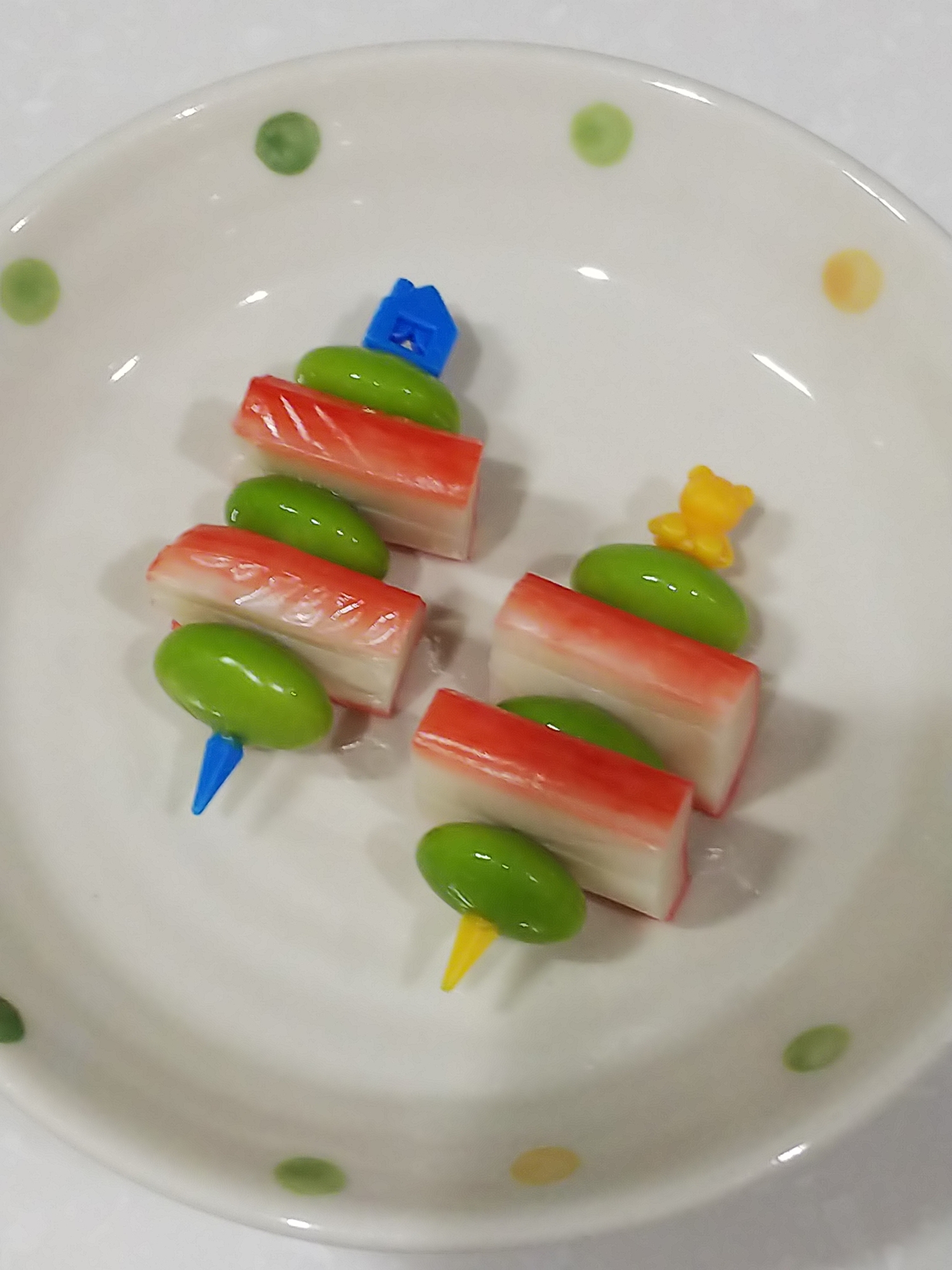 お弁当に赤 緑 カニかまと枝豆のピック レシピ 作り方 By Ichi5 楽天レシピ お弁当に赤 緑 カニかまと枝豆のピック レシピ 作り方 By Ichi5 楽天レシピ