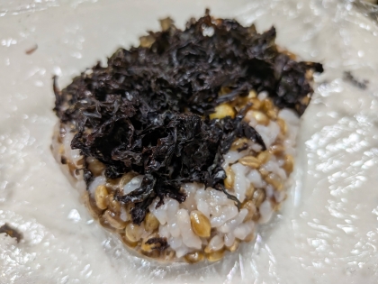 雑穀ごはんおにぎり 佃煮&しらす&白ごま