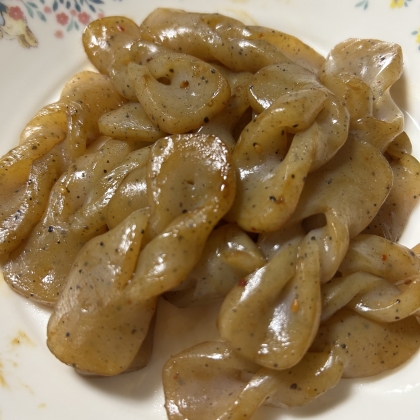 手綱こんにゃくのピリ辛炒め