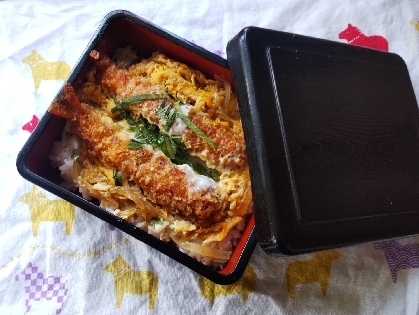 チキンカツ丼☆どんぶり☆チキンカツの卵とじ丼