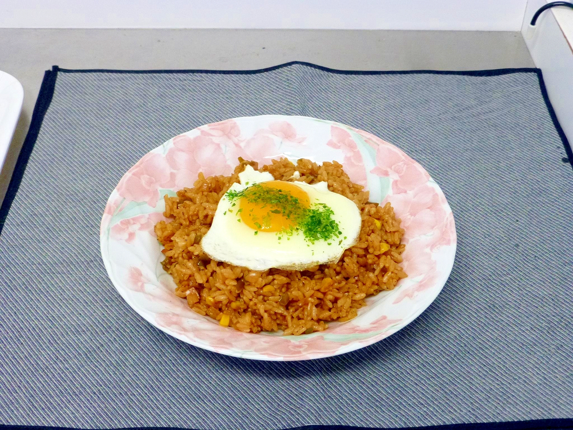 ソースご飯の目玉焼きのせ