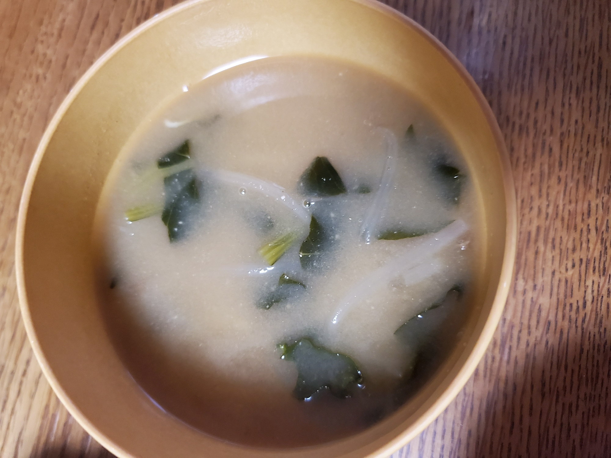 もやしと小松菜のお味噌汁(煮干し粉)