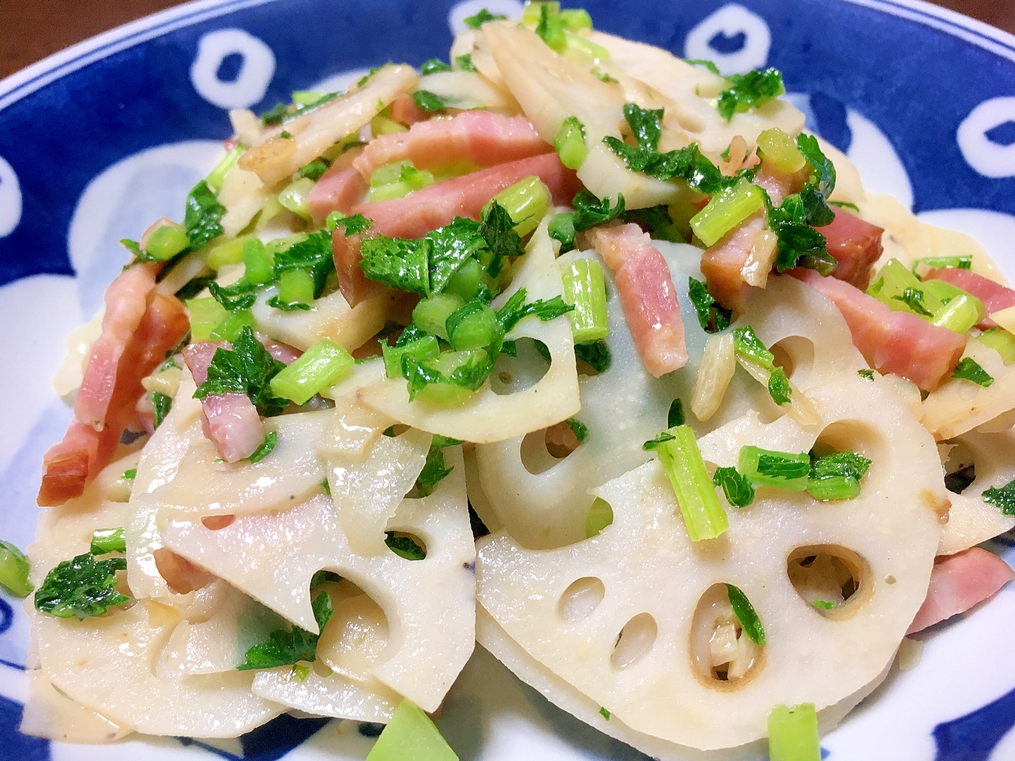 蓮根とベーコンと大根葉の炒め物