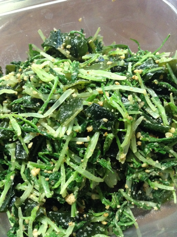 水菜、ワカメの胡麻和え