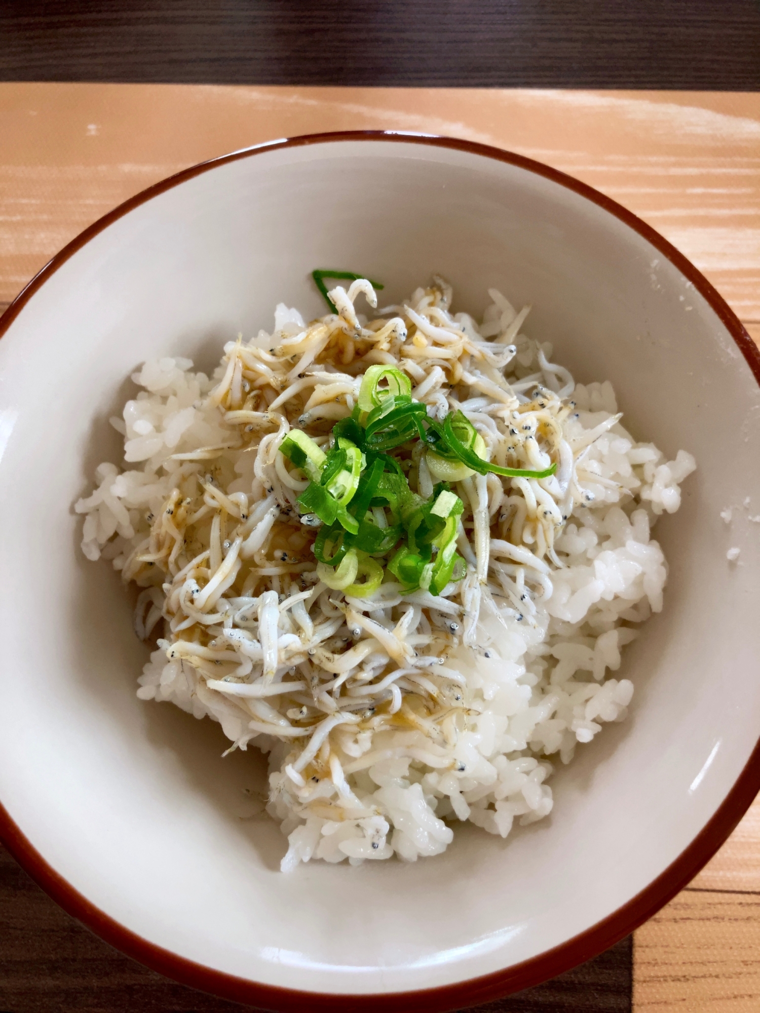 わさび醤油のしらす丼