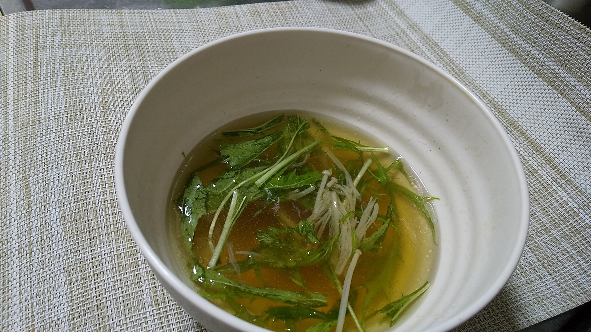 包丁入らず！水菜とエノキの中華スープ