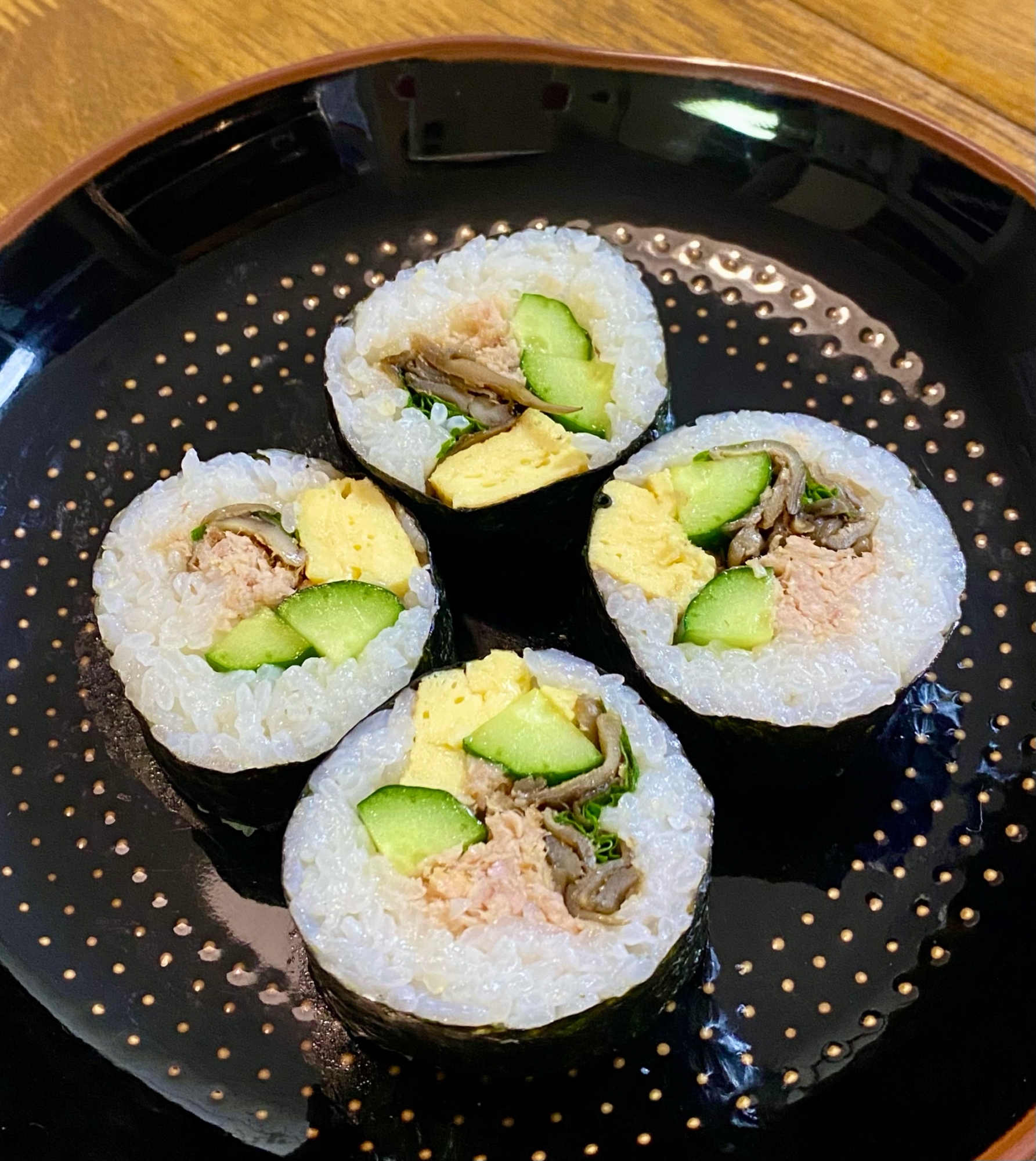 きゅうり、卵、ツナの太巻き