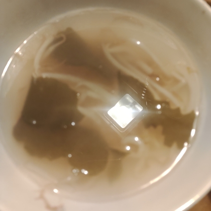 もやしとわかめの味噌汁