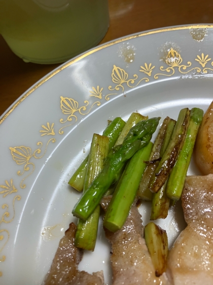アスパラガスのバター炒め