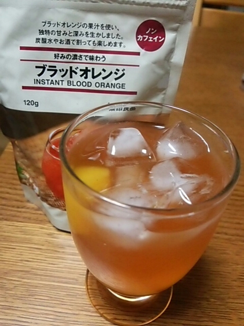 ブラッドオレンジと桃缶の杏露酒