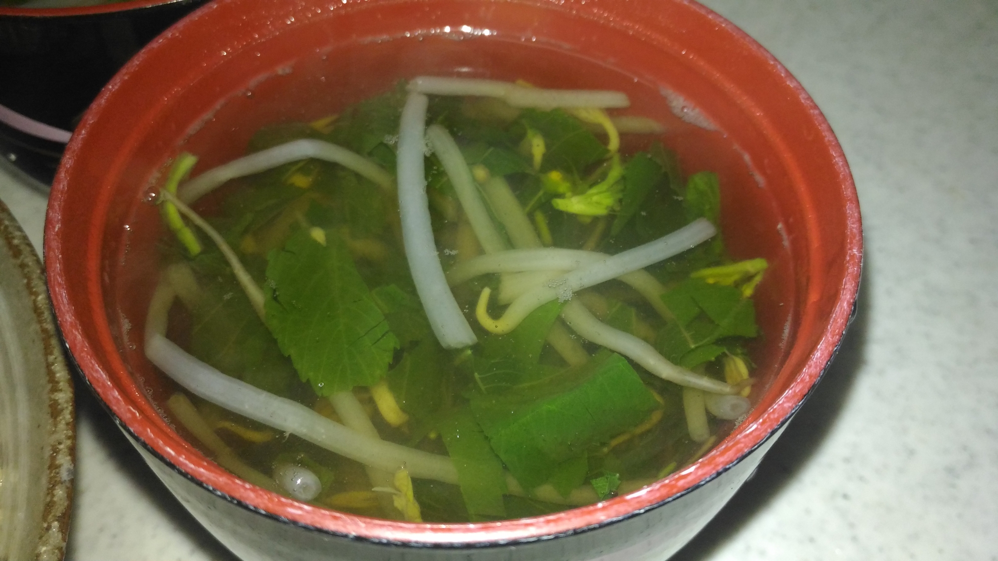 もやしとモロヘイヤのお吸い物