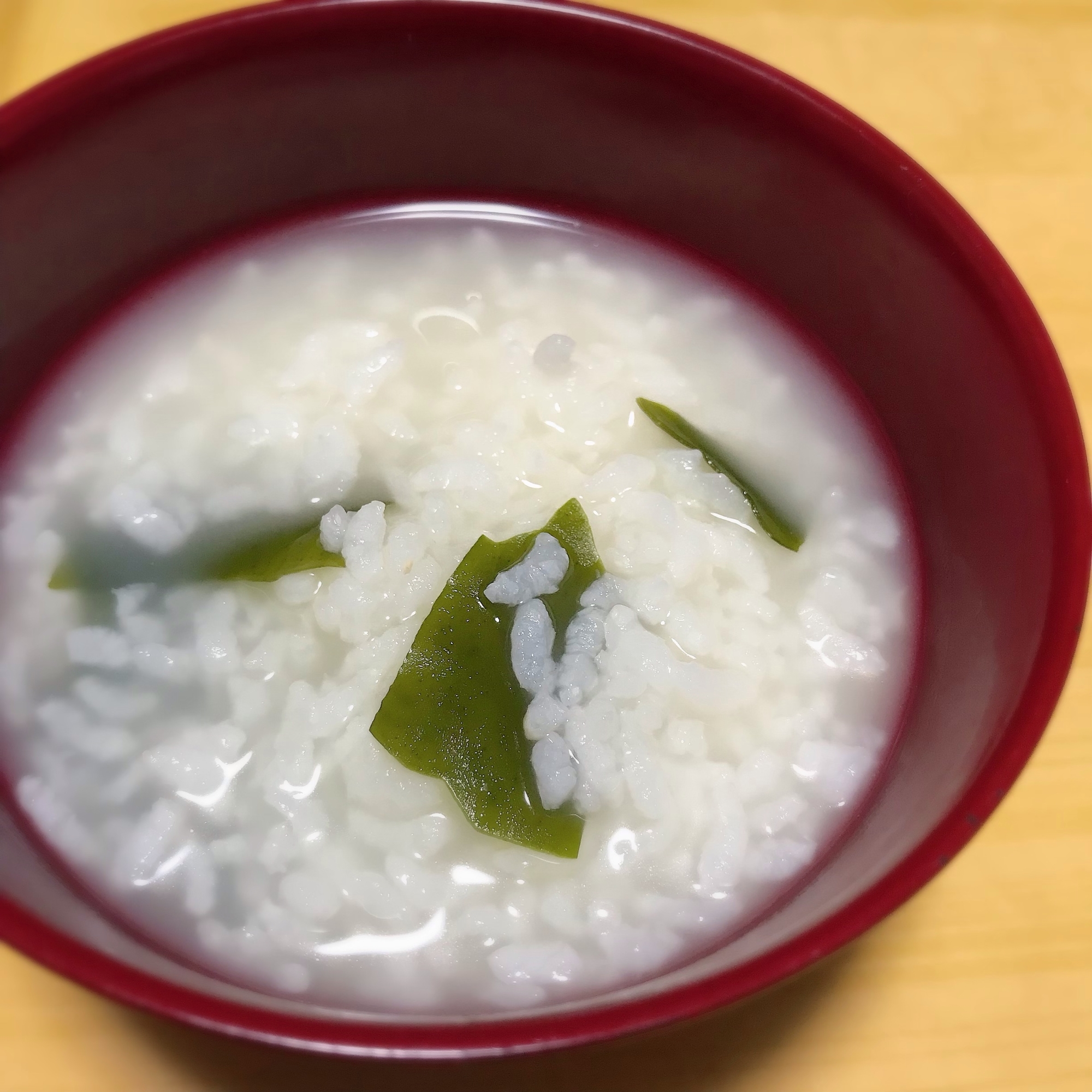 ご飯で簡単　ワカメ入りお粥（雑炊）