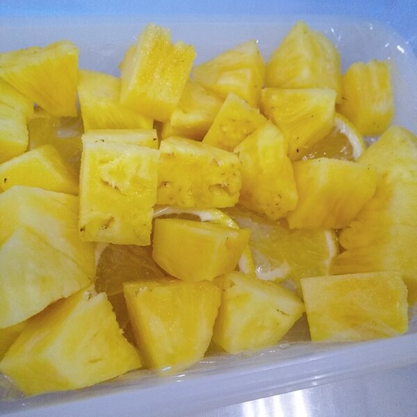丸ごとパイナップルの切り方 レシピ 作り方 By じゃが塩 楽天レシピ 丸ごとパイナップルの切り方 レシピ 作り方 By じゃが塩 楽天レシピ