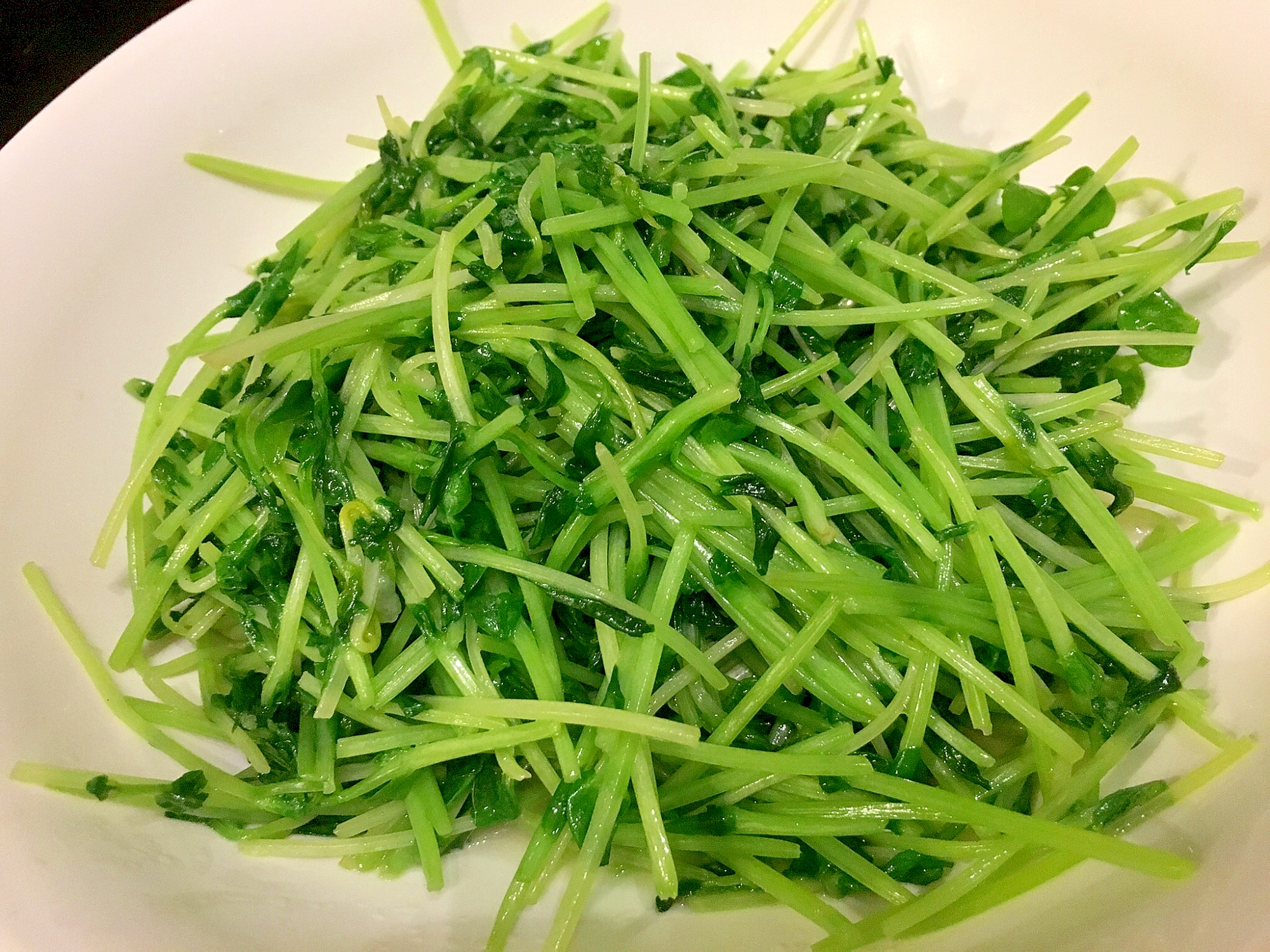 簡単すぎる!夕飯の一品に♪本格豆苗炒め