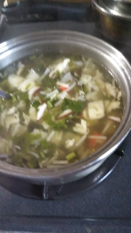 ご飯は入れないスープを参考に。クッパの味付けが子供の頃から大好きです。家にある野菜で作れて助かりますー
ごま油ポイントですね