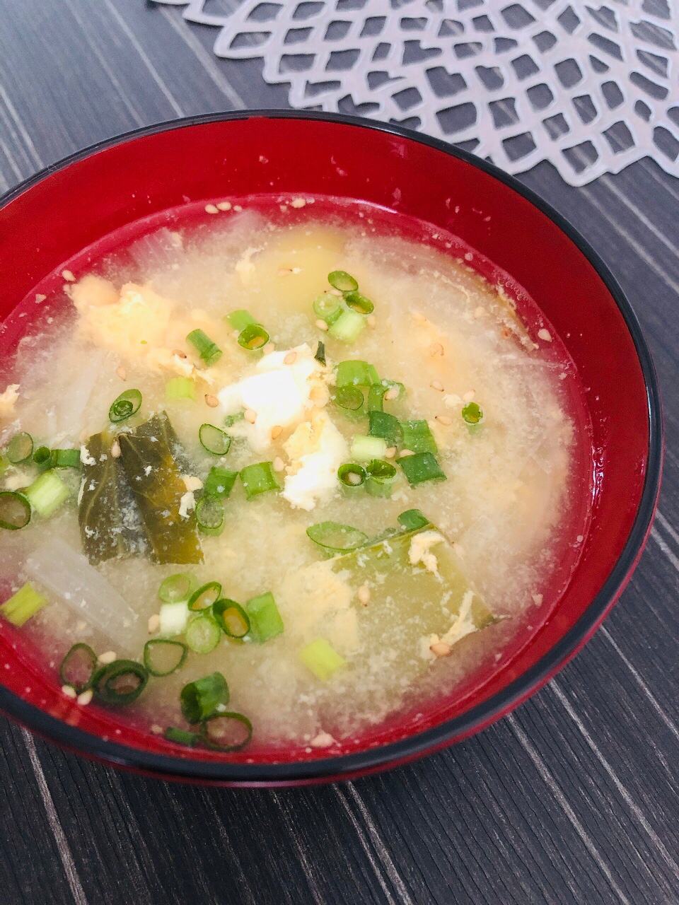 青梗菜と玉ねぎの鶏ガラ味噌玉子スープ