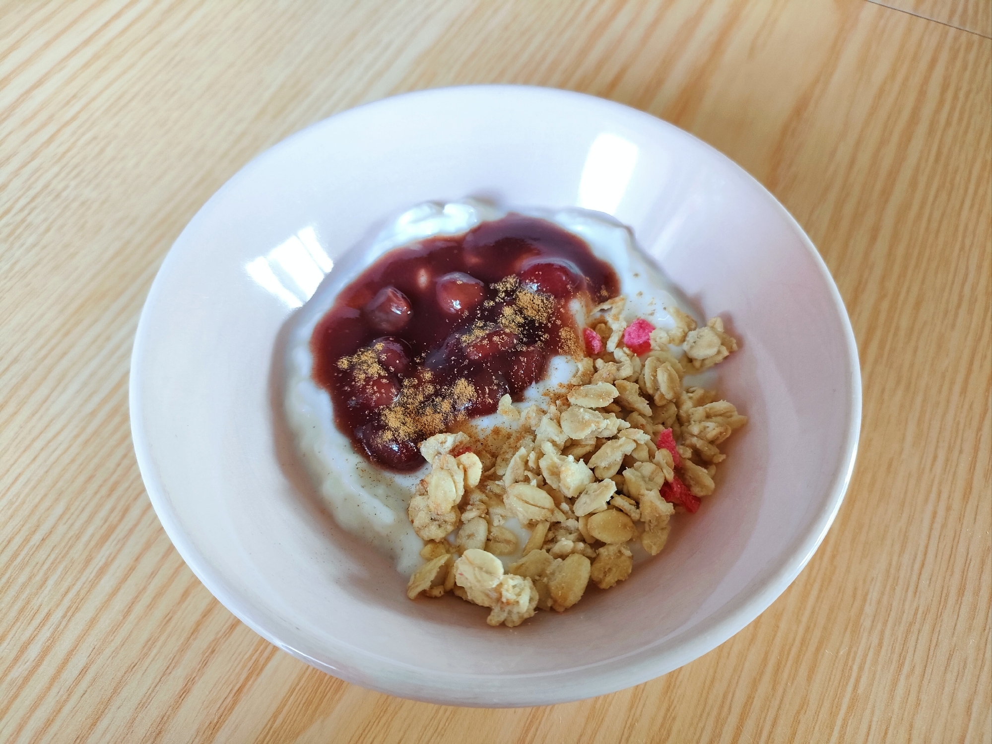 グラノーラとあんこのヨーグルト