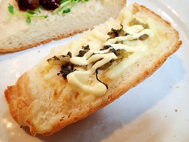 ごはん食パンで　シュレッドチーズと高菜漬けのパン