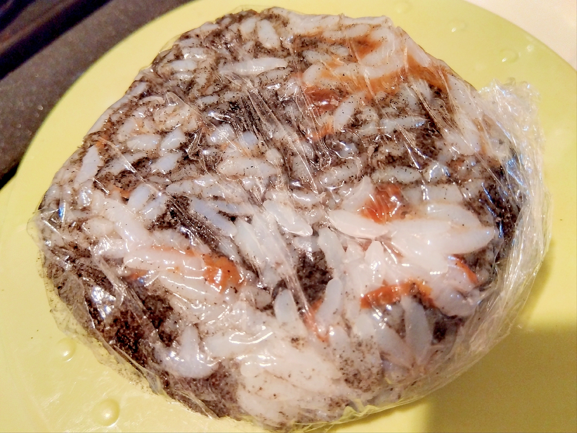 黒ごま&梅干おにぎり