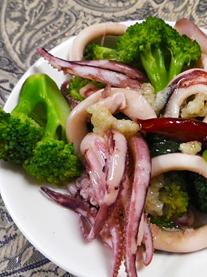 イカブロッコリーのコンソメ煮サラダ