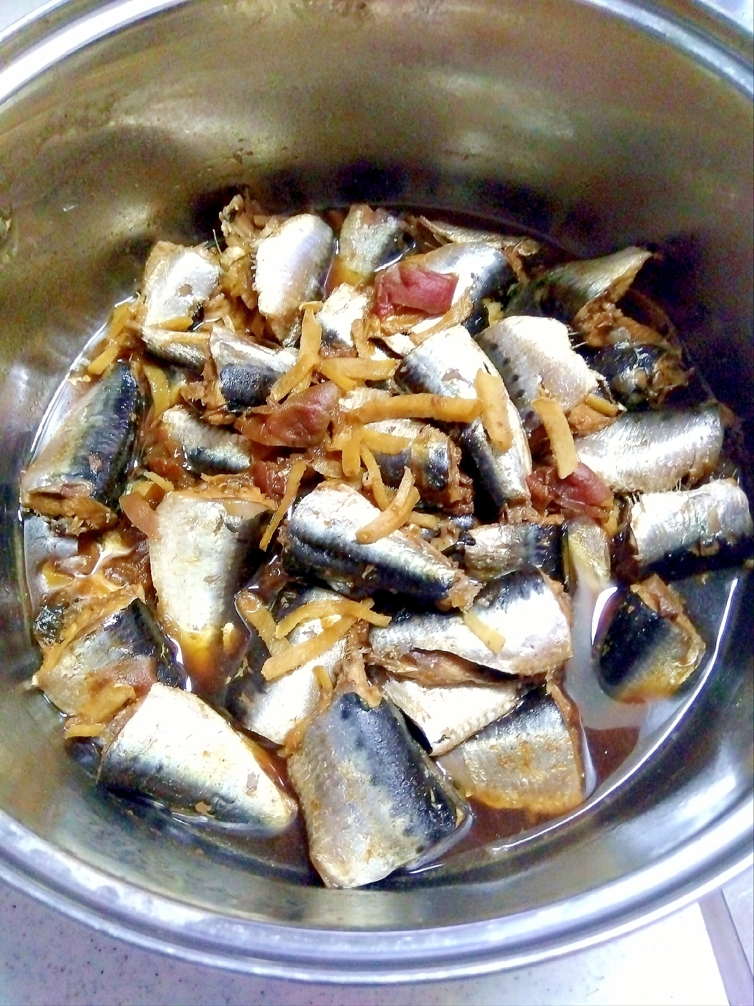 圧力鍋なしでも!骨まで食べれるいわしの梅しょうが煮