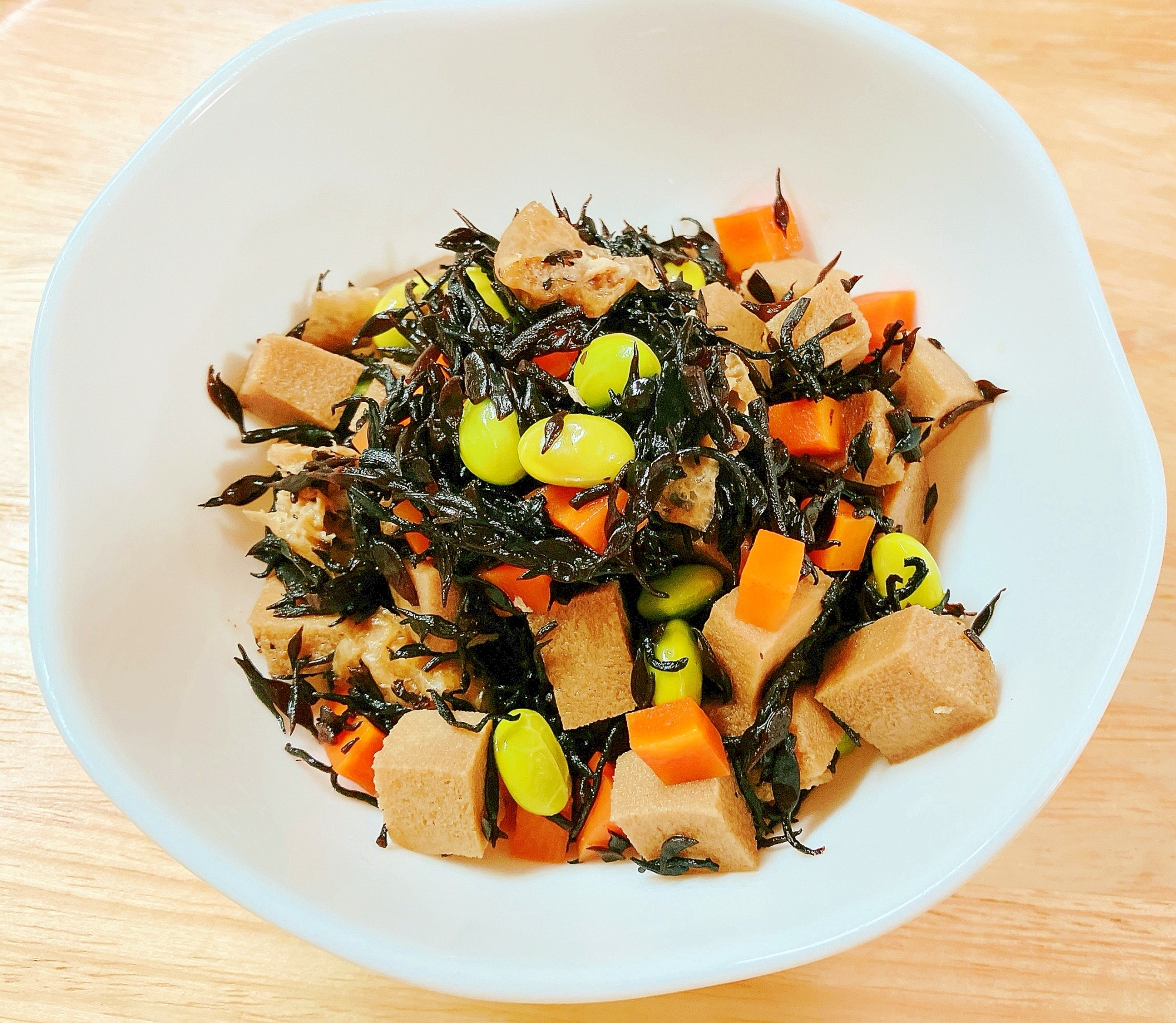 高野豆腐と枝豆入りひじきの煮物