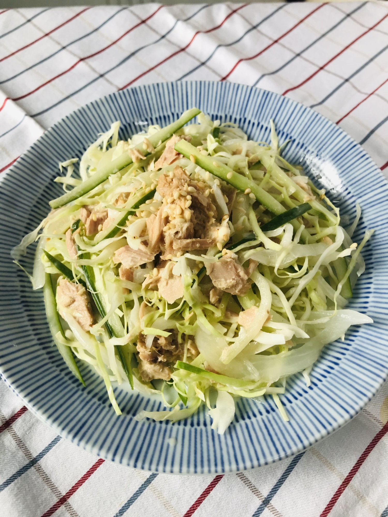 ツナの缶詰を使って♪シャキシャキ野菜サラダ