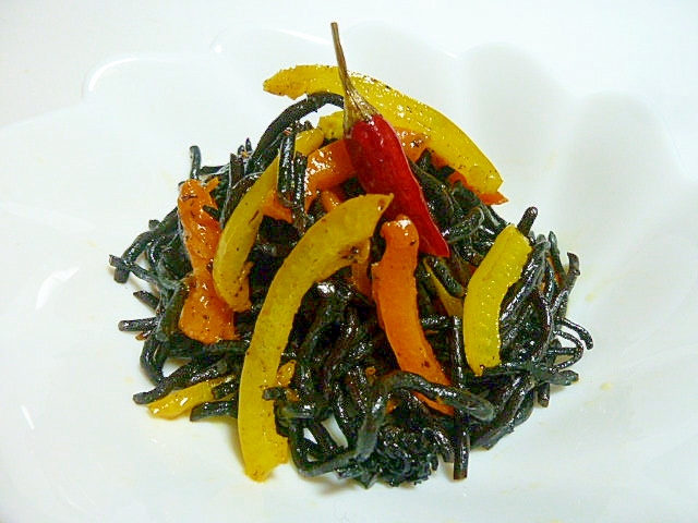 ひじきとパプリカのペペロンチーノ