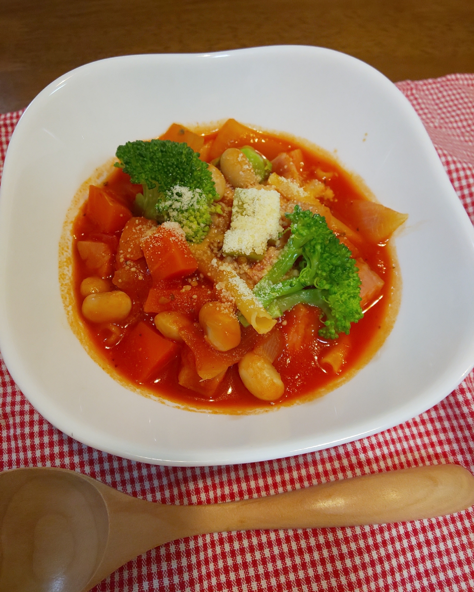 大豆とベーコンとたっぷり野菜トマトスープ