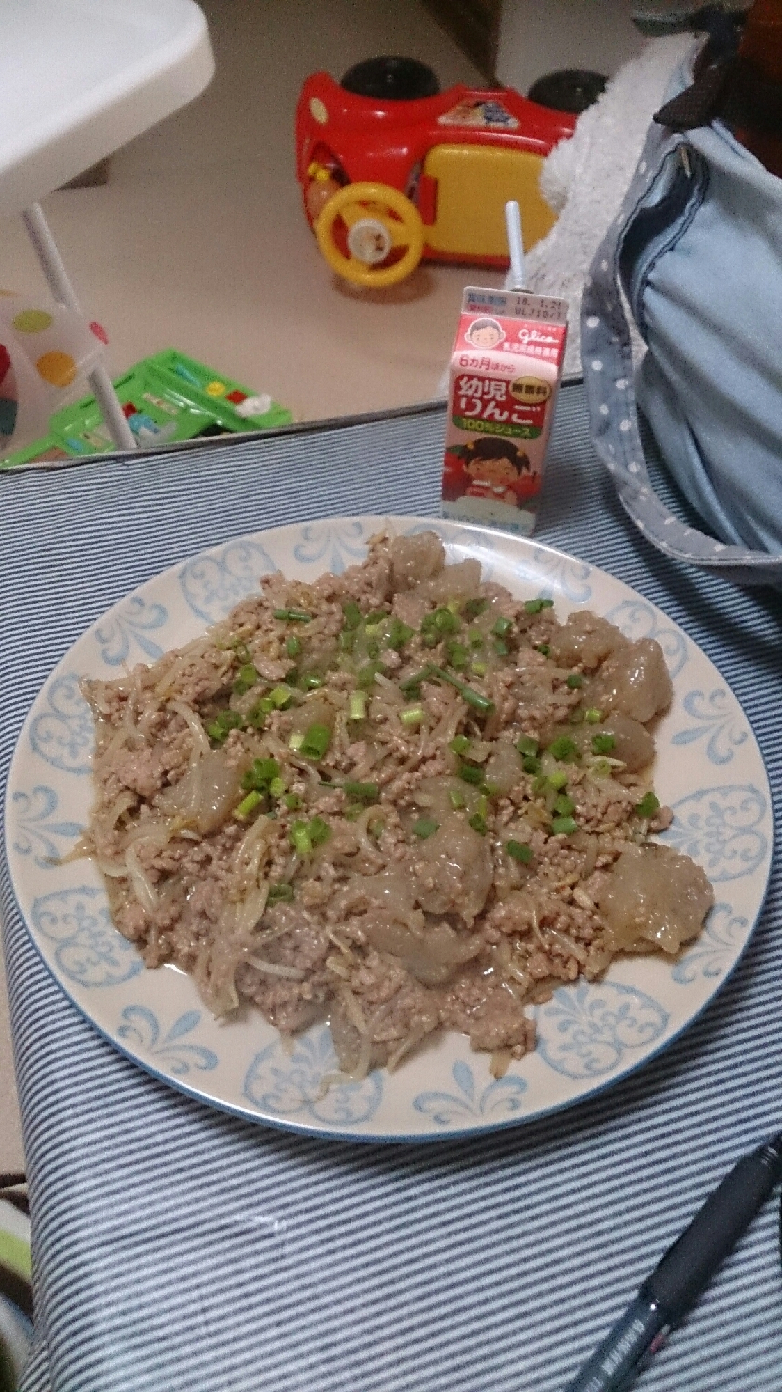 もやしと挽き肉の味噌炒め