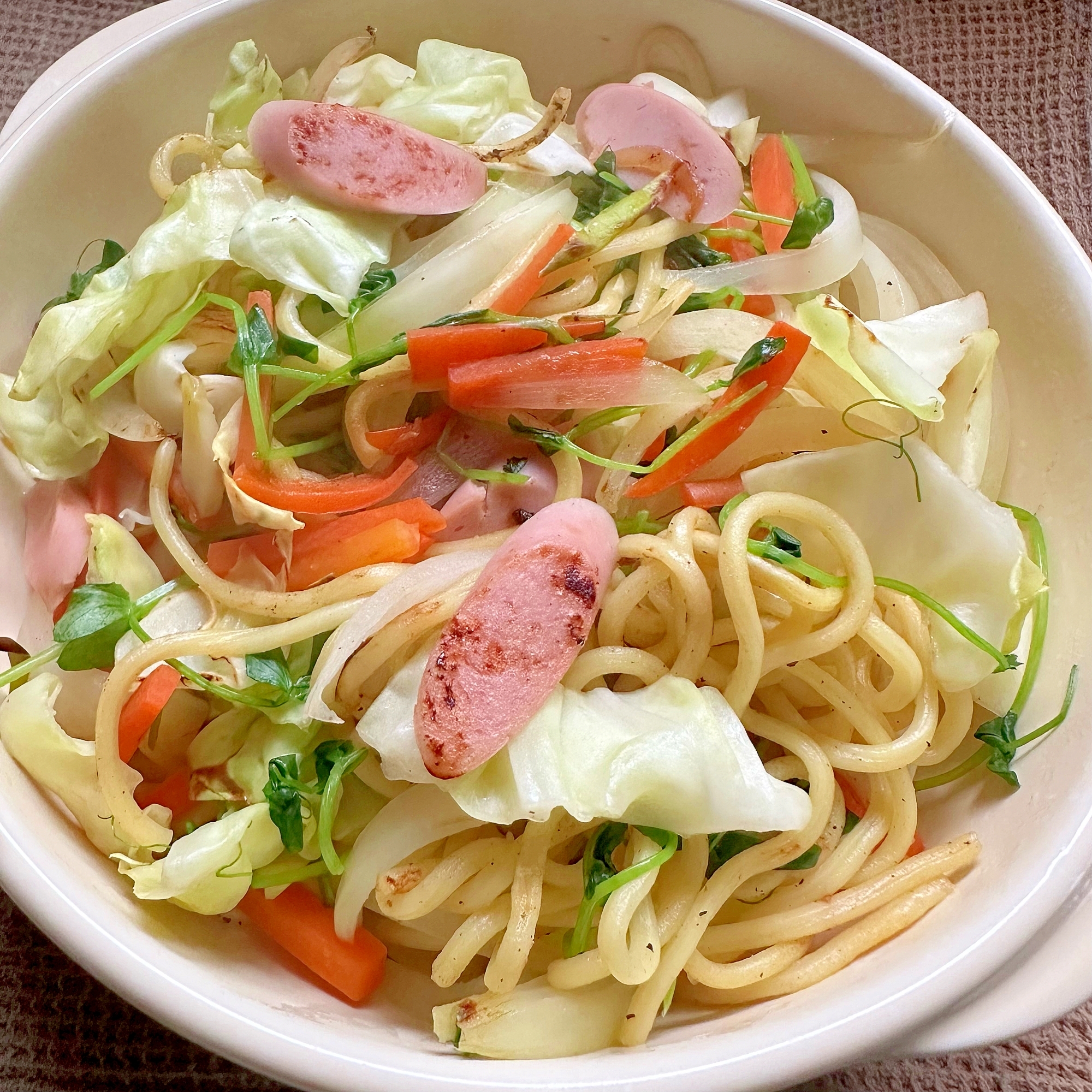 ギョニソと豆苗の焼きそば ε( ε ･ᴗ･)з