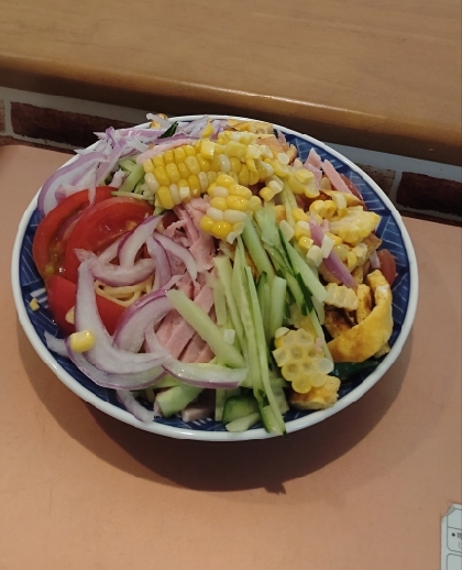 麺が見えない♪夏野菜たっぷり☆具だくさん冷やし中華