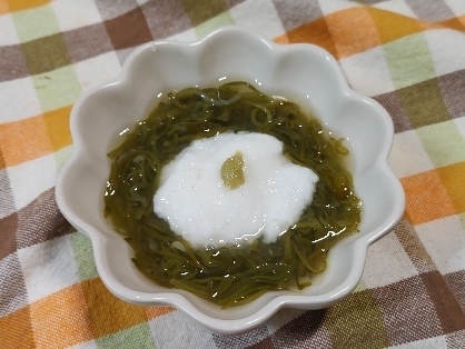 腸活♡ネバネバコンビ♡めかぶと長芋のわさび和え