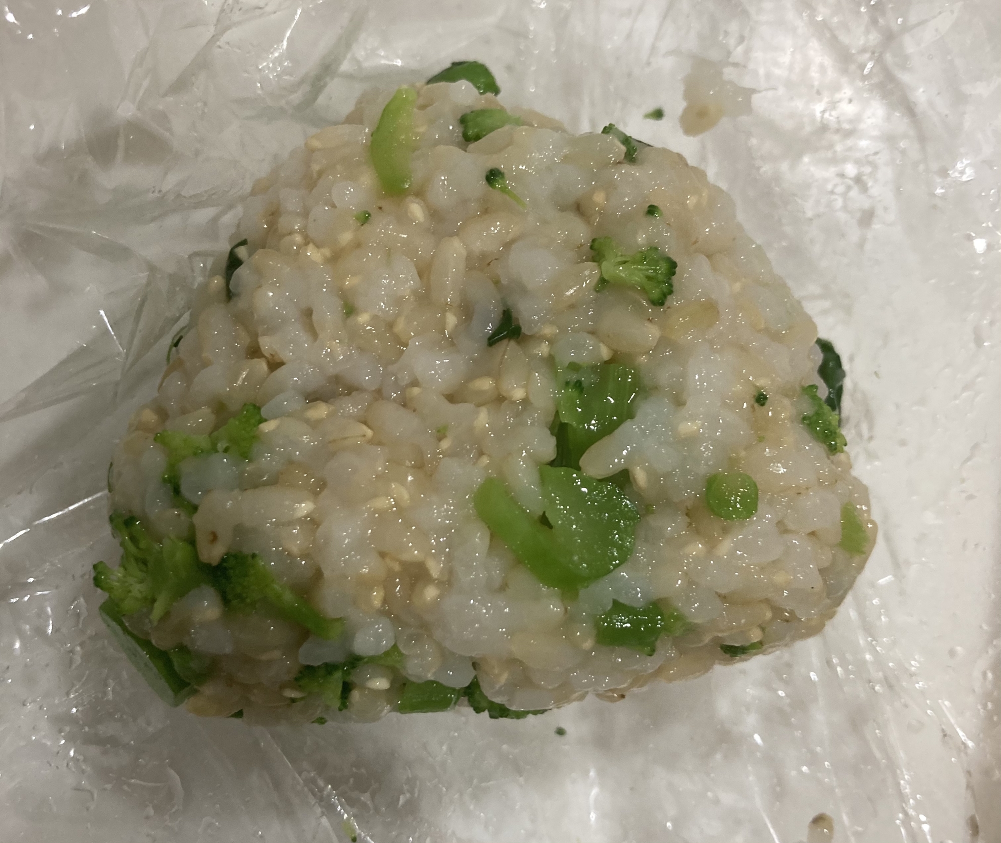 菜花の芯と白ごまのおにぎり＾＾