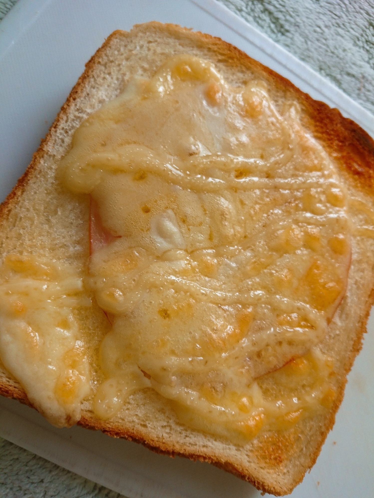 ハムマヨチーズのトースト