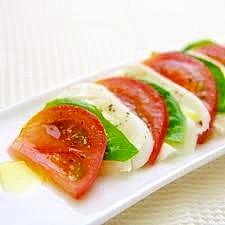 切るだけ! おしゃれな前菜 カプレーゼ