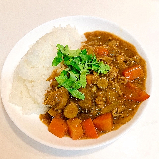 ごぼうとパプリカと茄子の♪コロコロビーフカレー